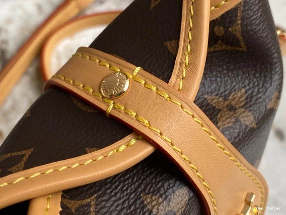 Cheap POUCH LOUIS ME FOLD VUITTON 0821